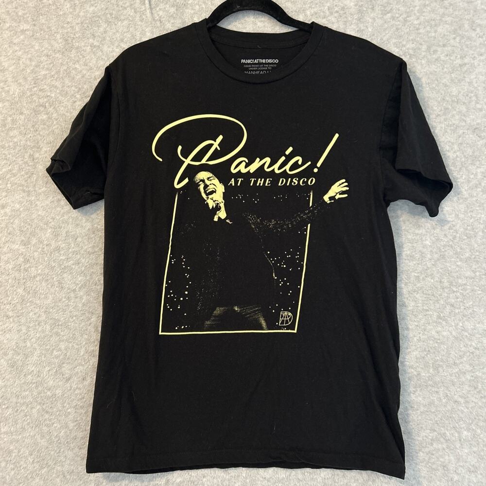 Panic! At The Disco Shirt Mens Large Black Brendon Urie Graphic Tee 2022 Band L
